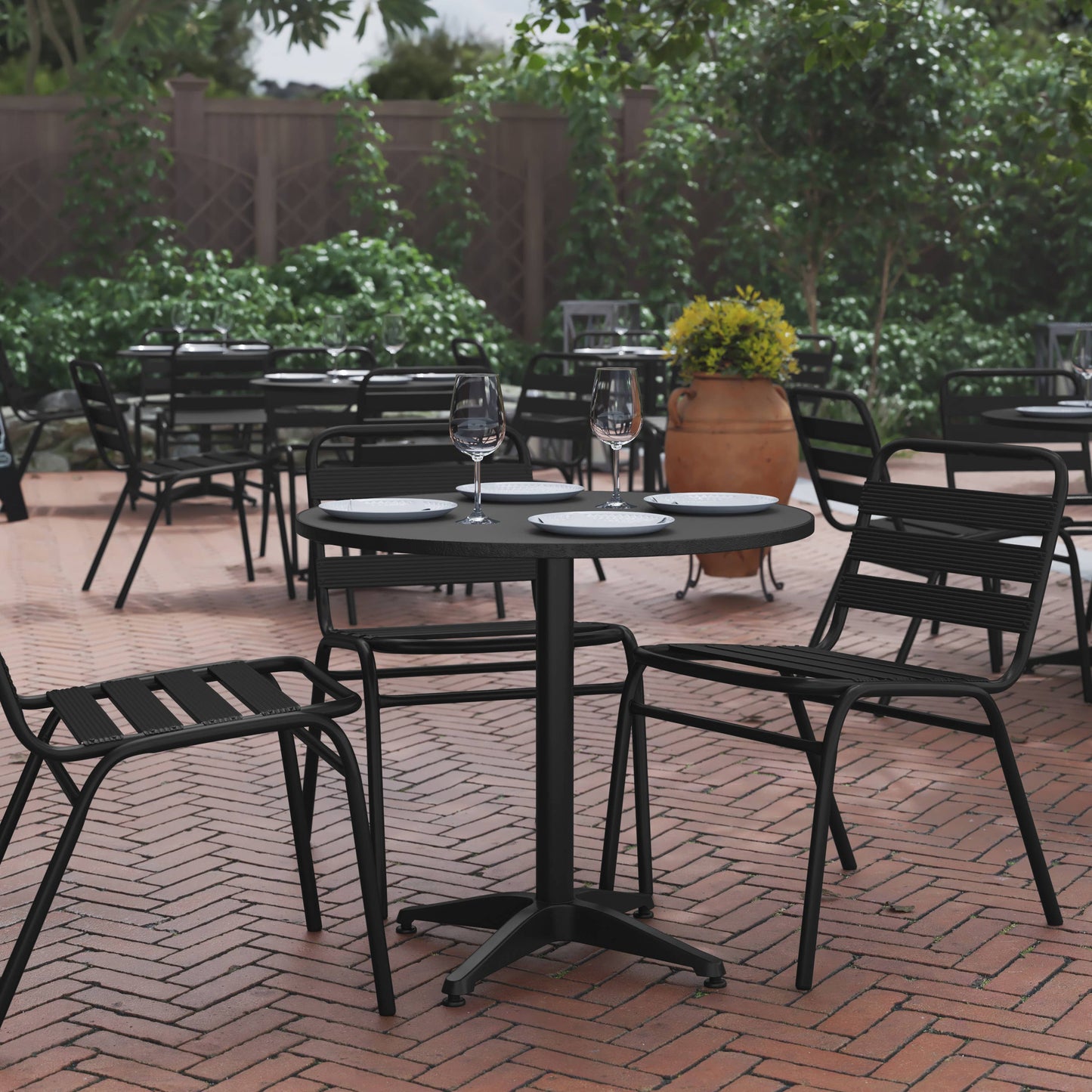31.5RD Black Metal Indoor-Outdoor Table w/ Base