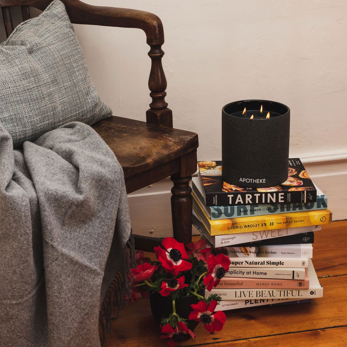 Apotheke Charcoal Concrete 4-Wick Candle