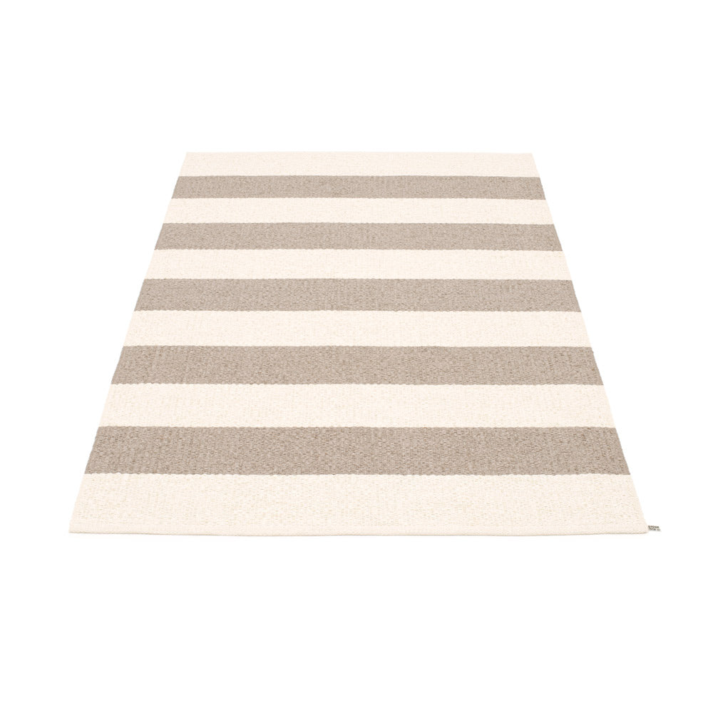 Bridgehampton Plastic Floor Mats Mud/Vanilla (Multiple Sizes)