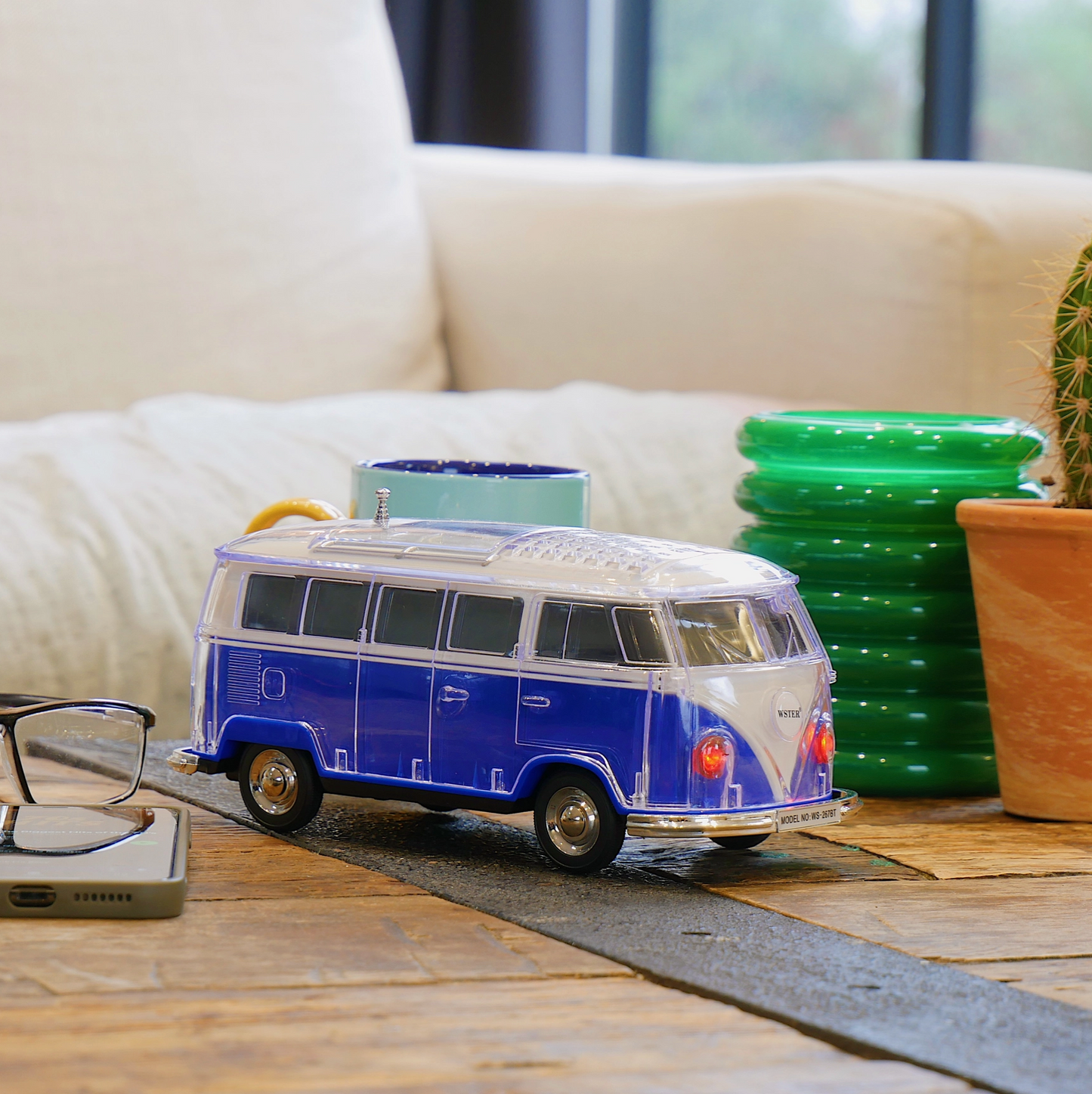 Retro Camper Van Speaker & FM Radio in Blue