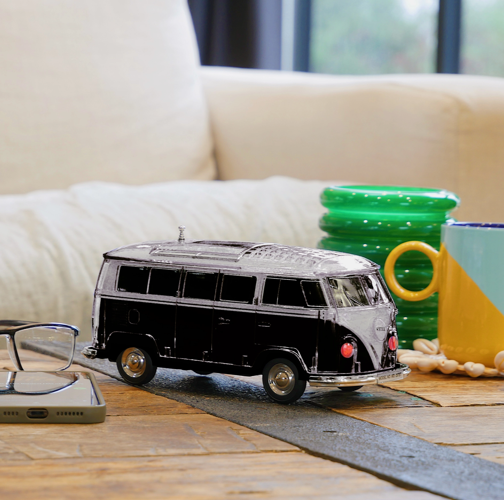 Retro Camper Van Speaker & FM Radio in Black