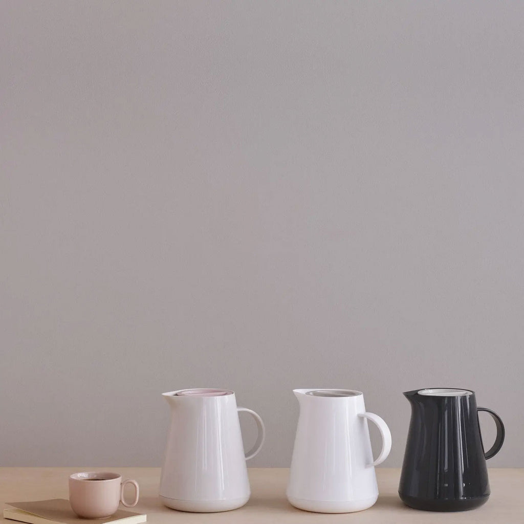 Stelton Rig-Tig Hottie Insulated Vacuum Jug 1L in Black