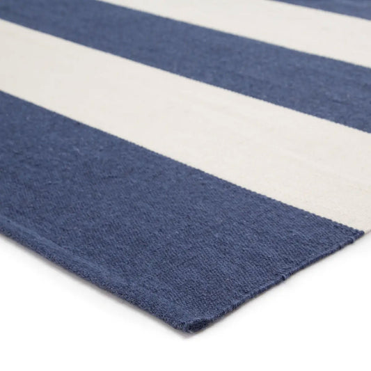 Lanai Remora Indoor/Outdoor Rug in Deep Blue and Ivory (Multiple Sizes)
