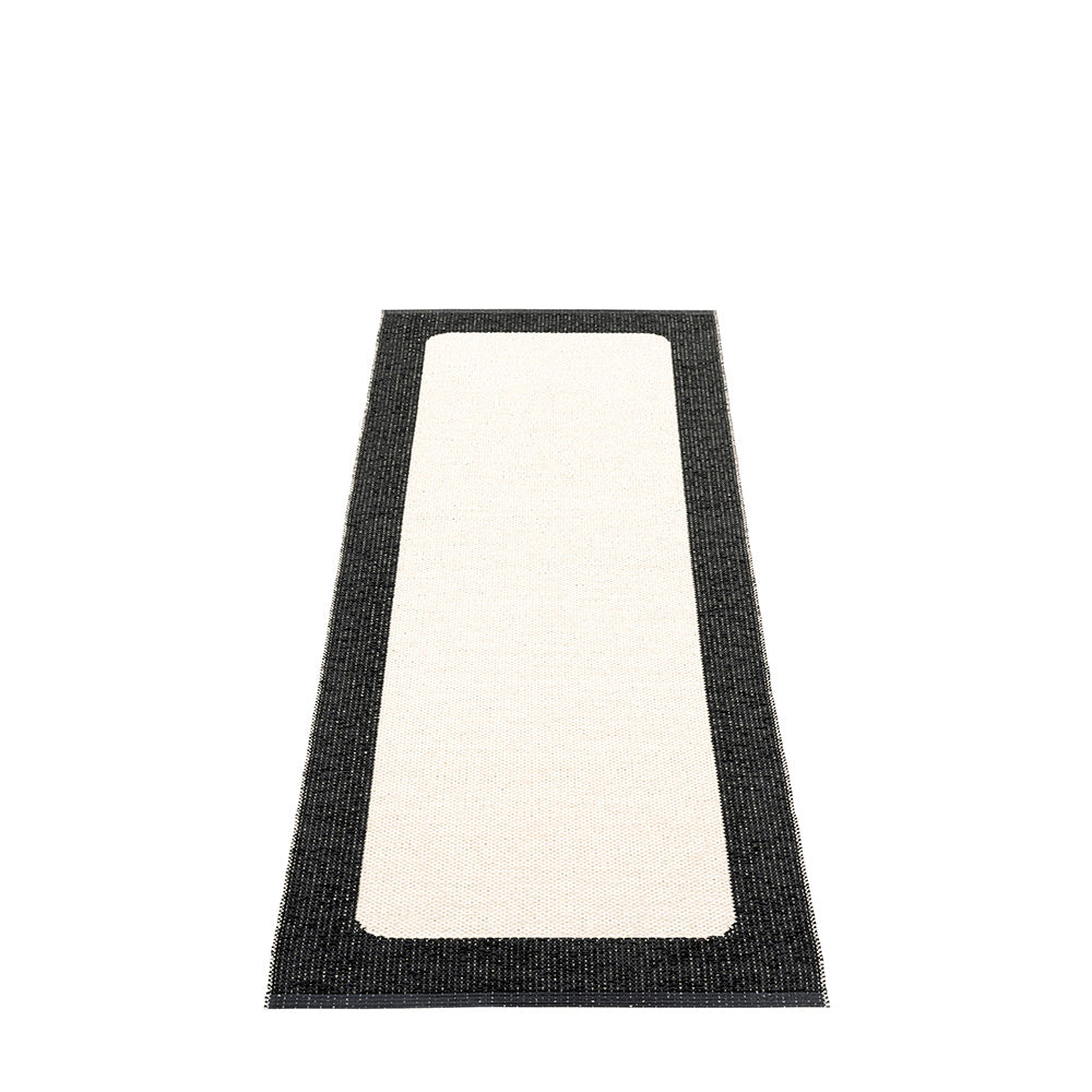 Amagansett Plastic Floor Mats Black/Vanilla (Multiple Sizes)